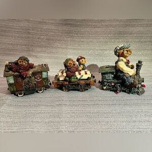 Boyds Casey Whistlestop All Aboard Train Set of 3